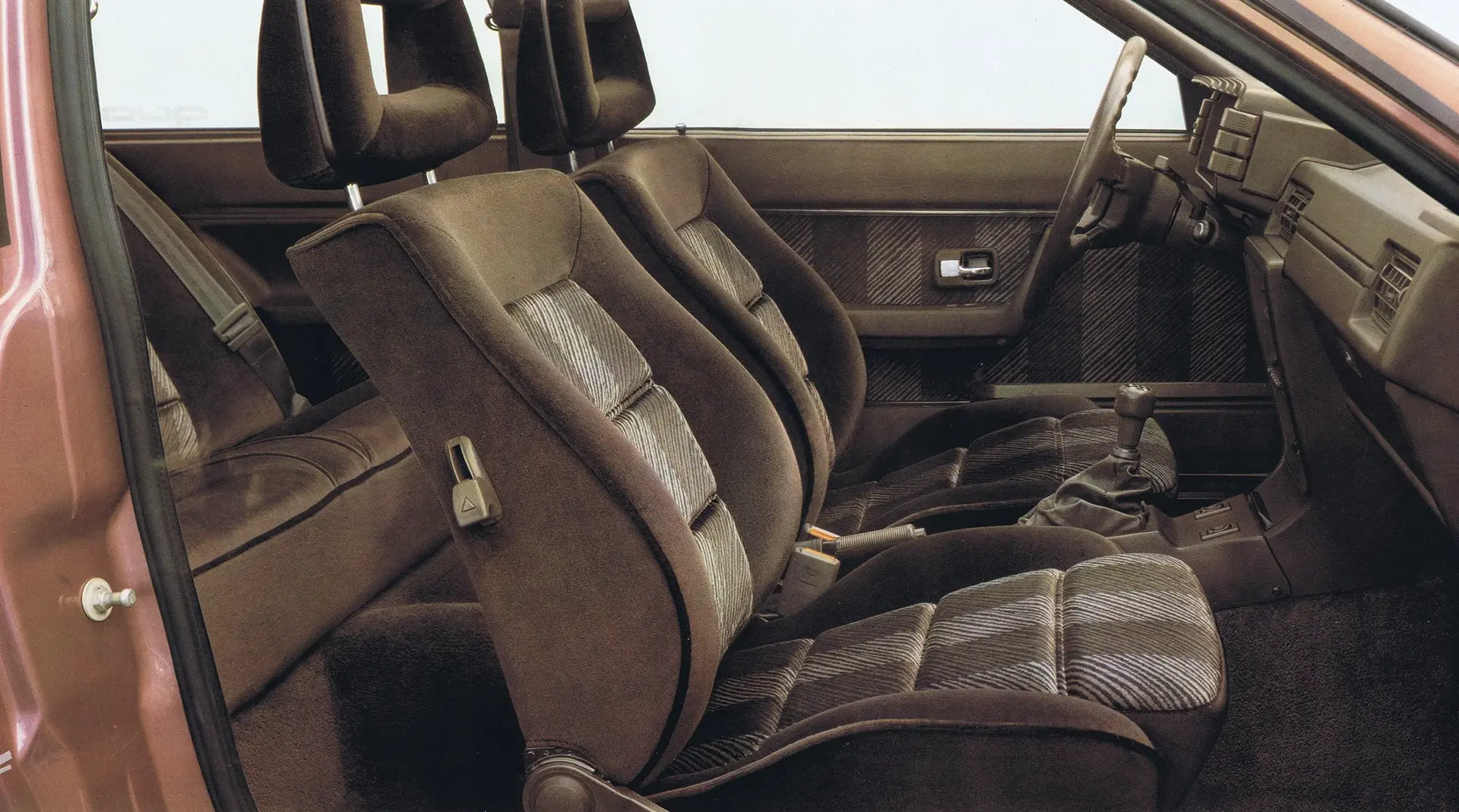 1982-audi-quattro-interior-car-back-catalogue