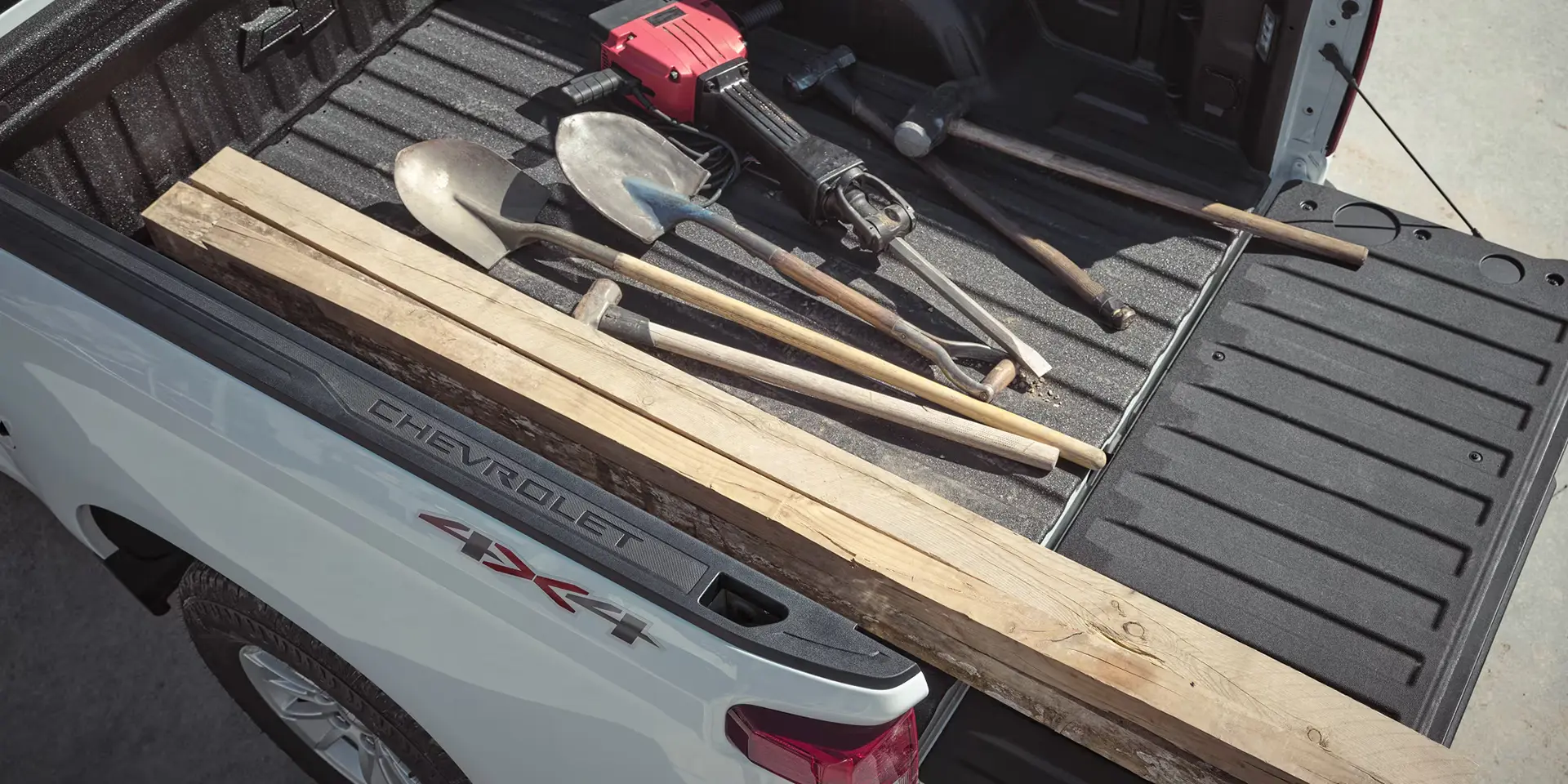 2025-chevrolet-silverado-durabed-car-back-catalogue