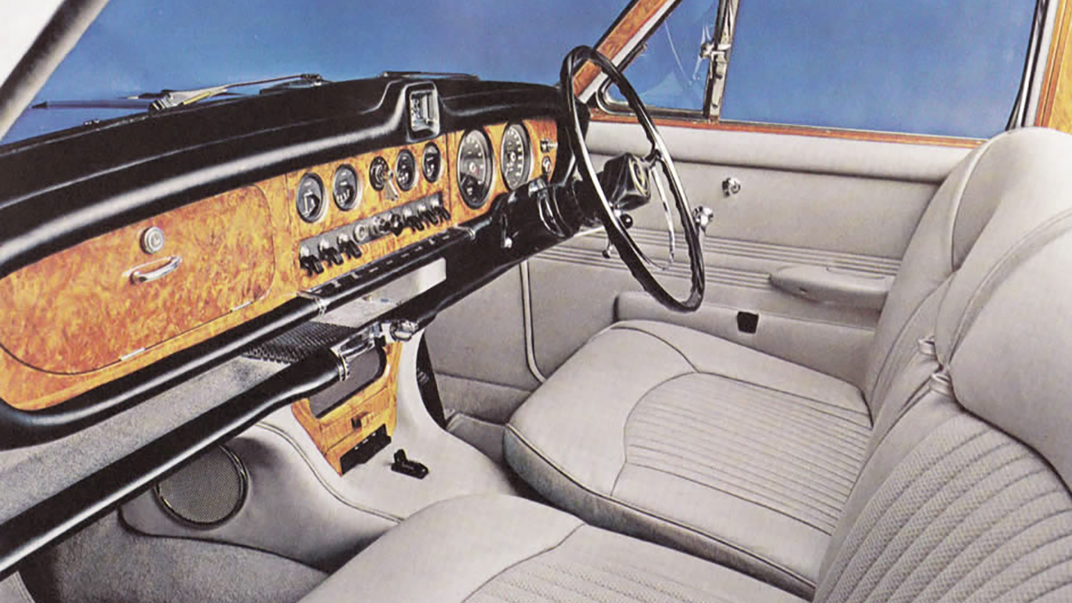 1969-daimler-sovereign-luxury-interior-car-back-catalogue