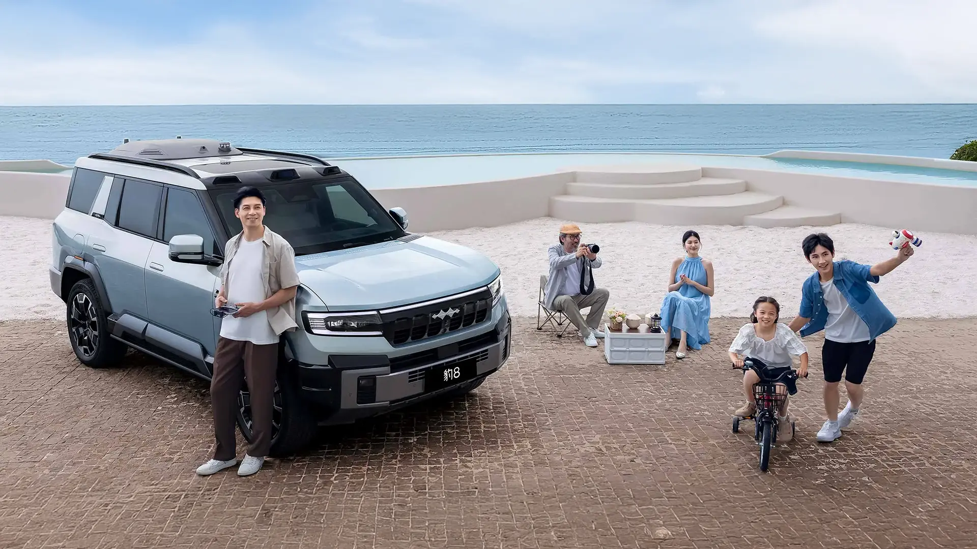 2025-denza-b8-front-family-car-back-catalogue