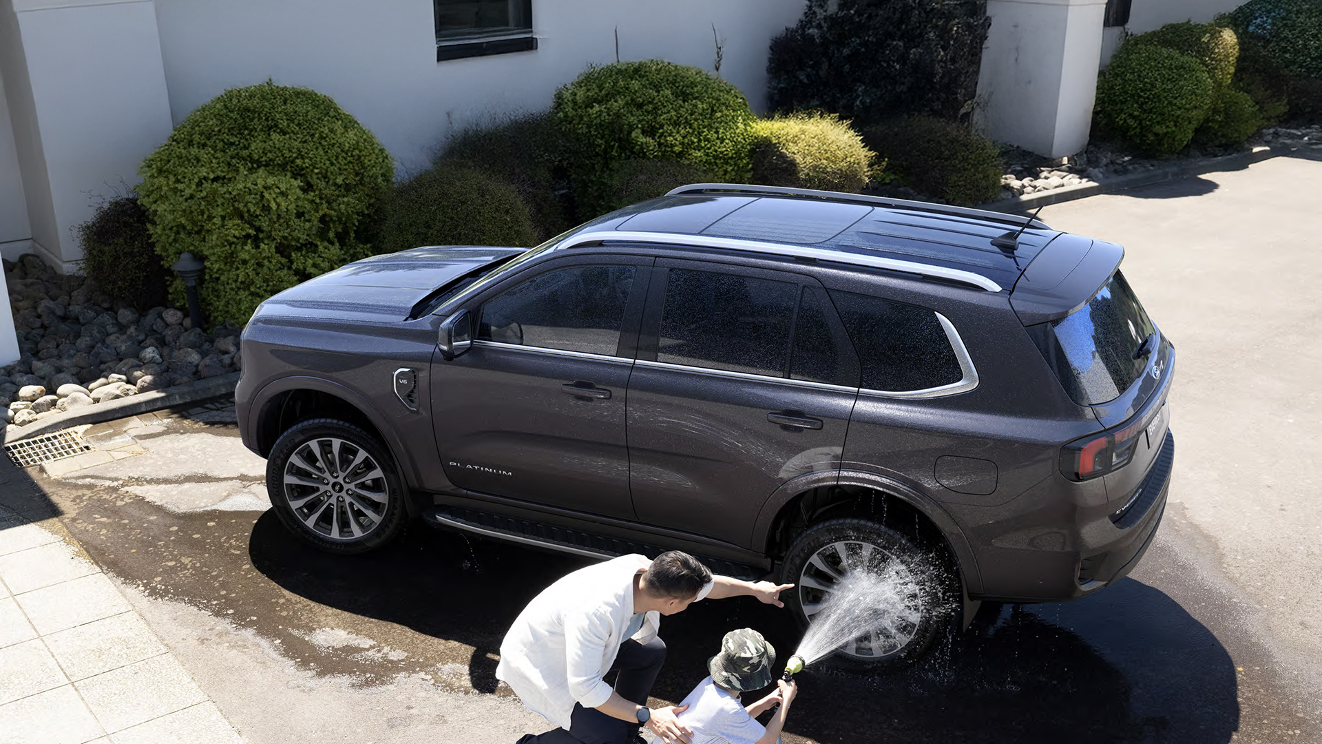 2025-ford-everest-platinum-wash-car-back-catalogue