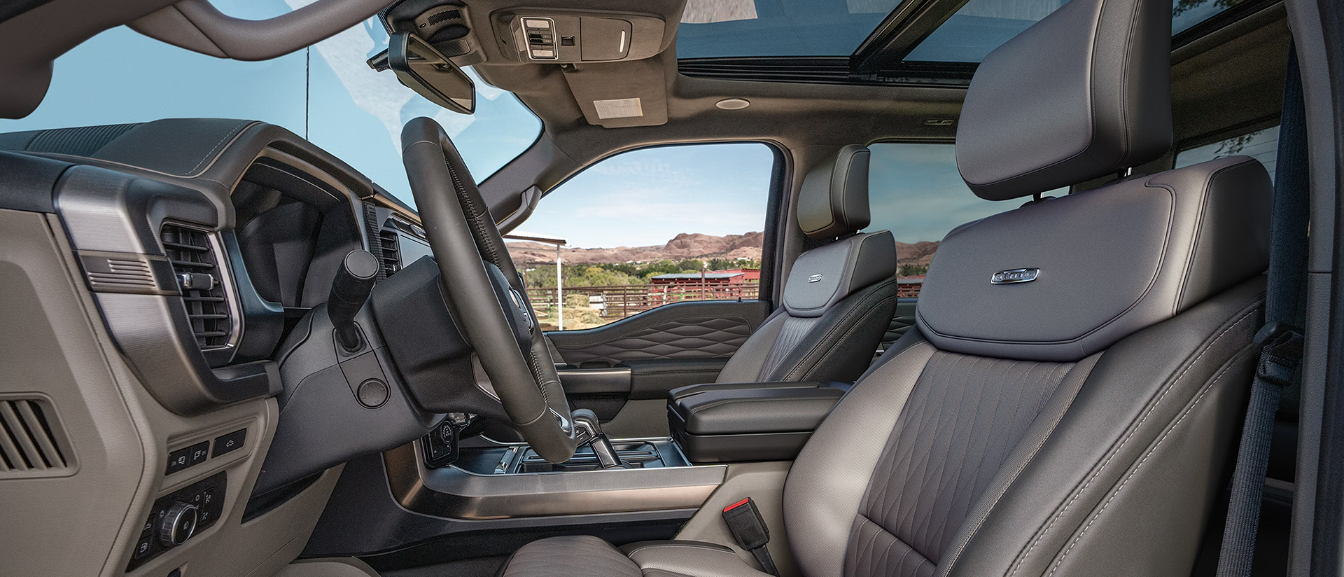 2025-ford-f-150-platinum-interior-car-back-catalogue