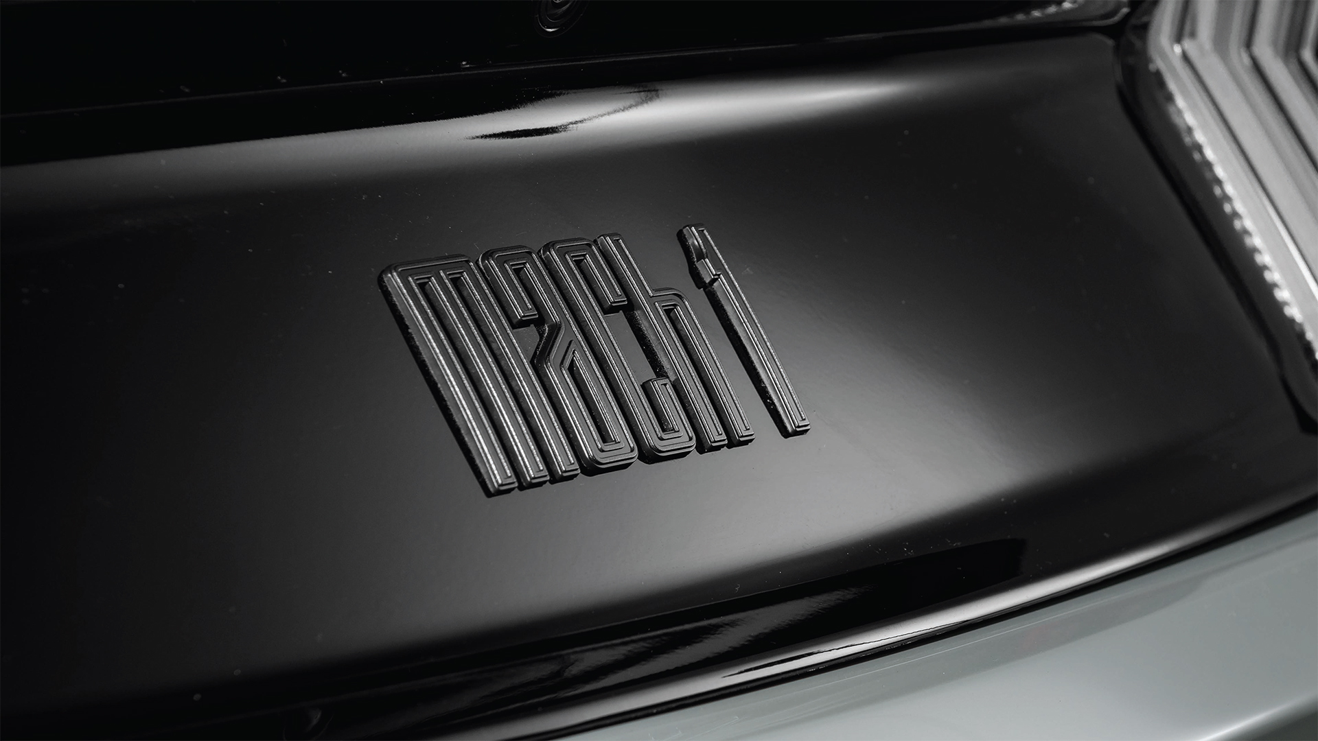 2021-ford-mustang-mach-1-badge-car-back-catalogue-1