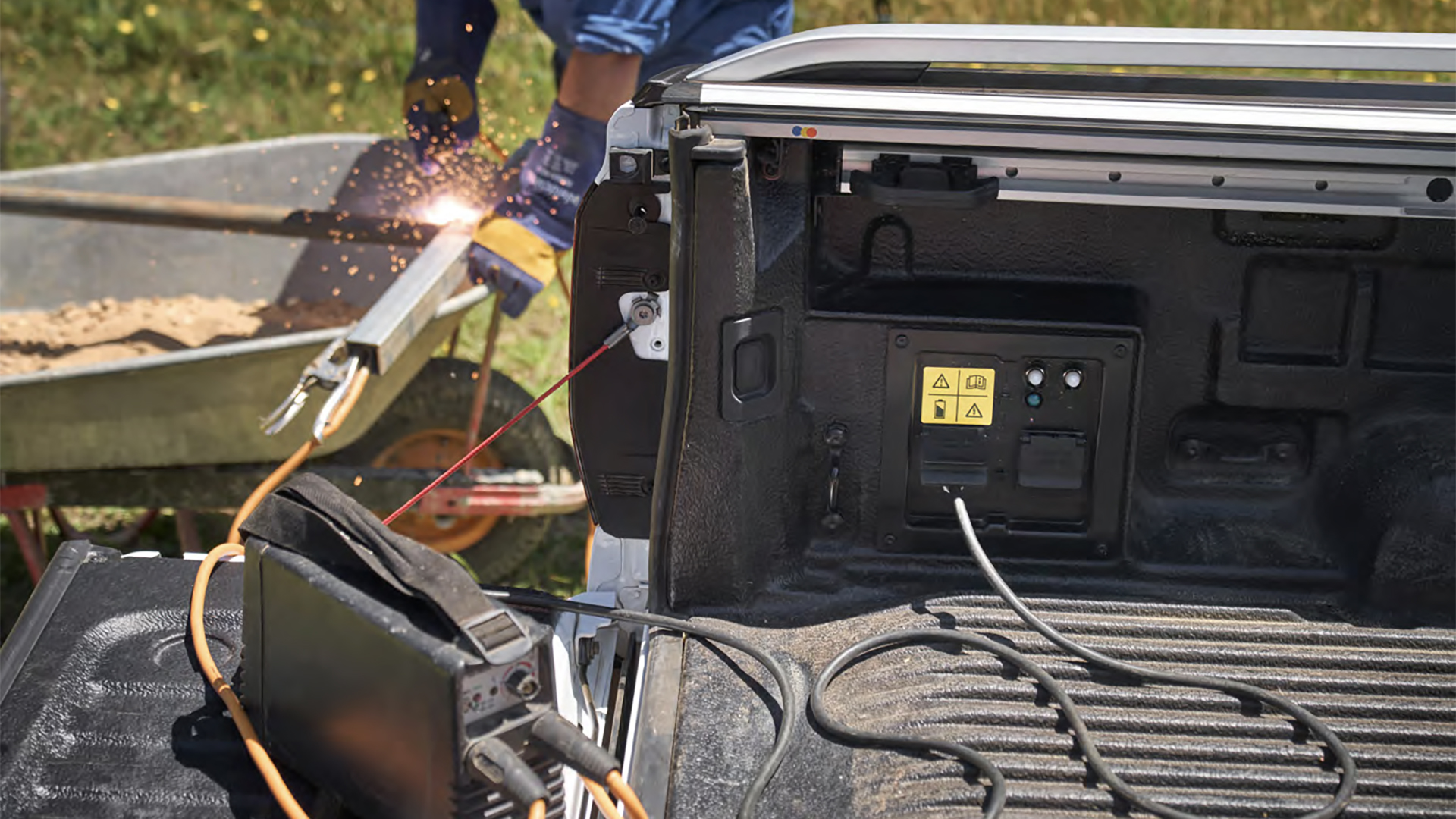 2025-ford-ranger-wildtrak-phev-tools-car-back-catalogue-1