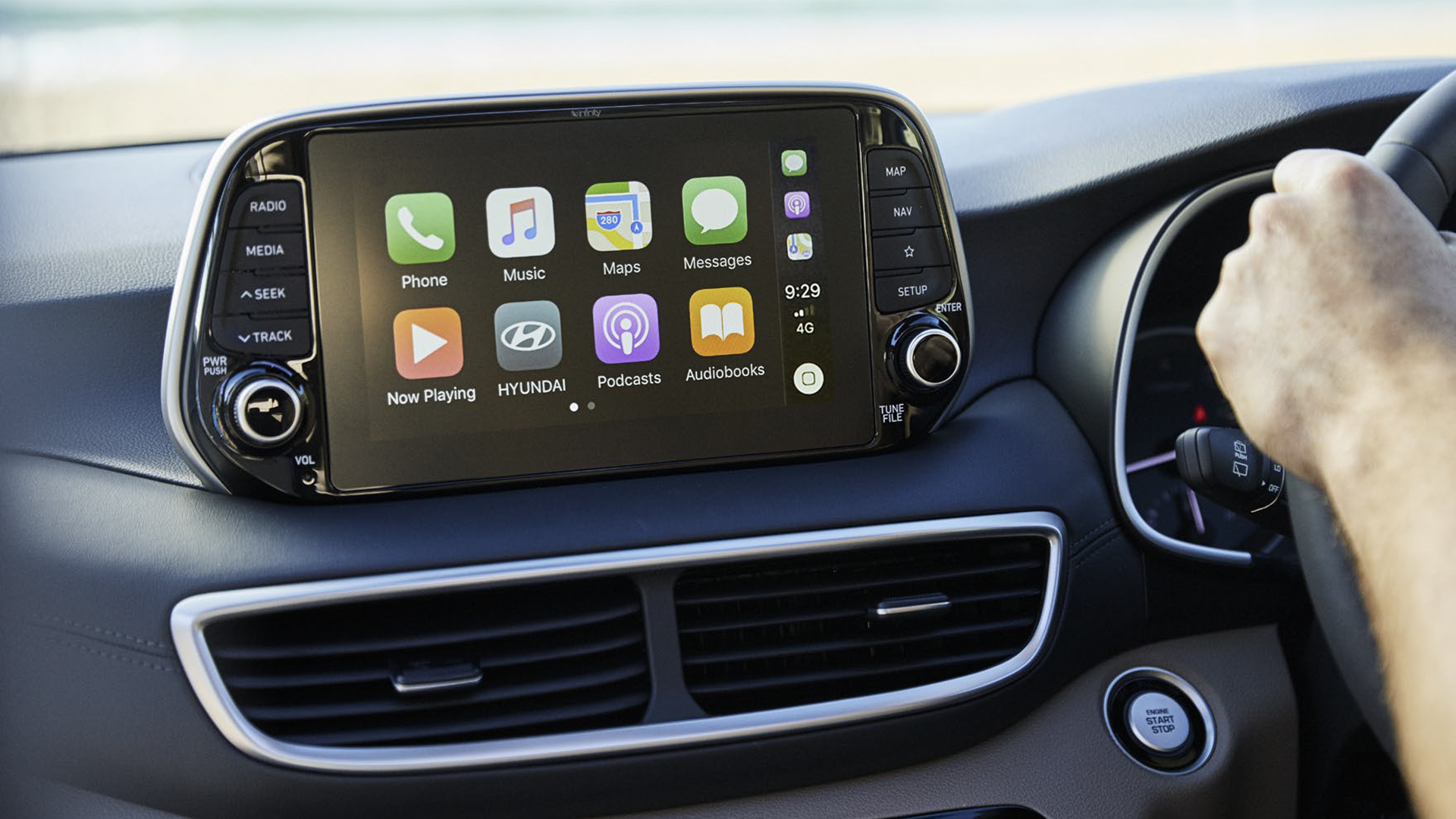 2020-hyundai-tucson-screen-car-back-catalogue-1