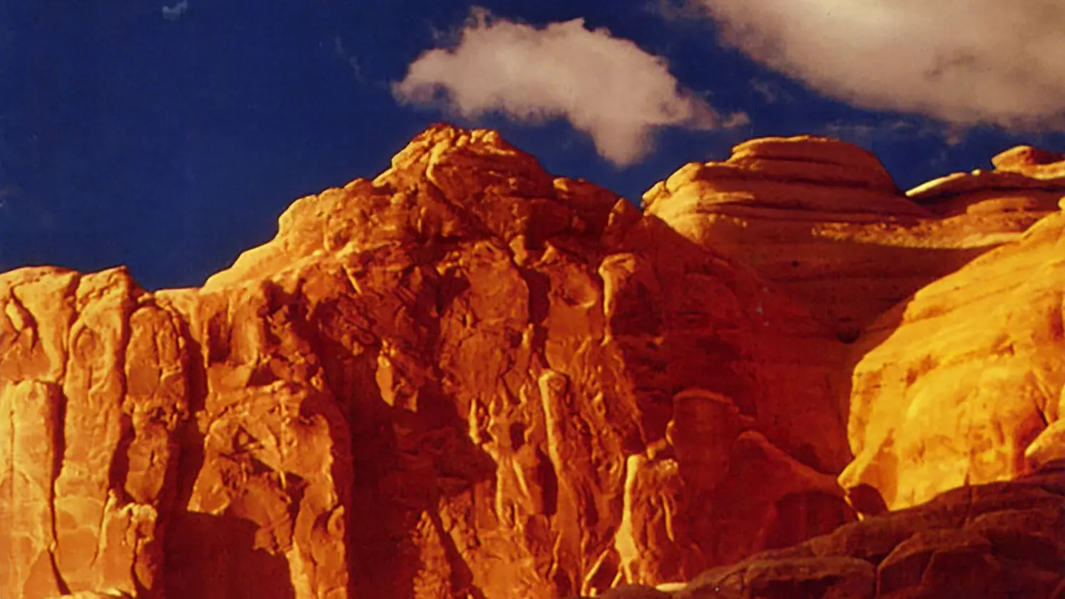 1996-jeep-cherokee-mountains-car-back-catalogue