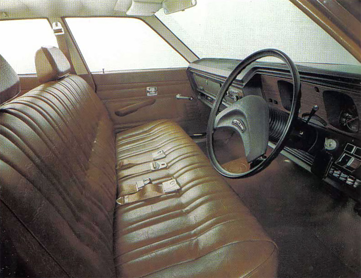 1973-leyland-p76-deluxe-interior-car-back-catalogue