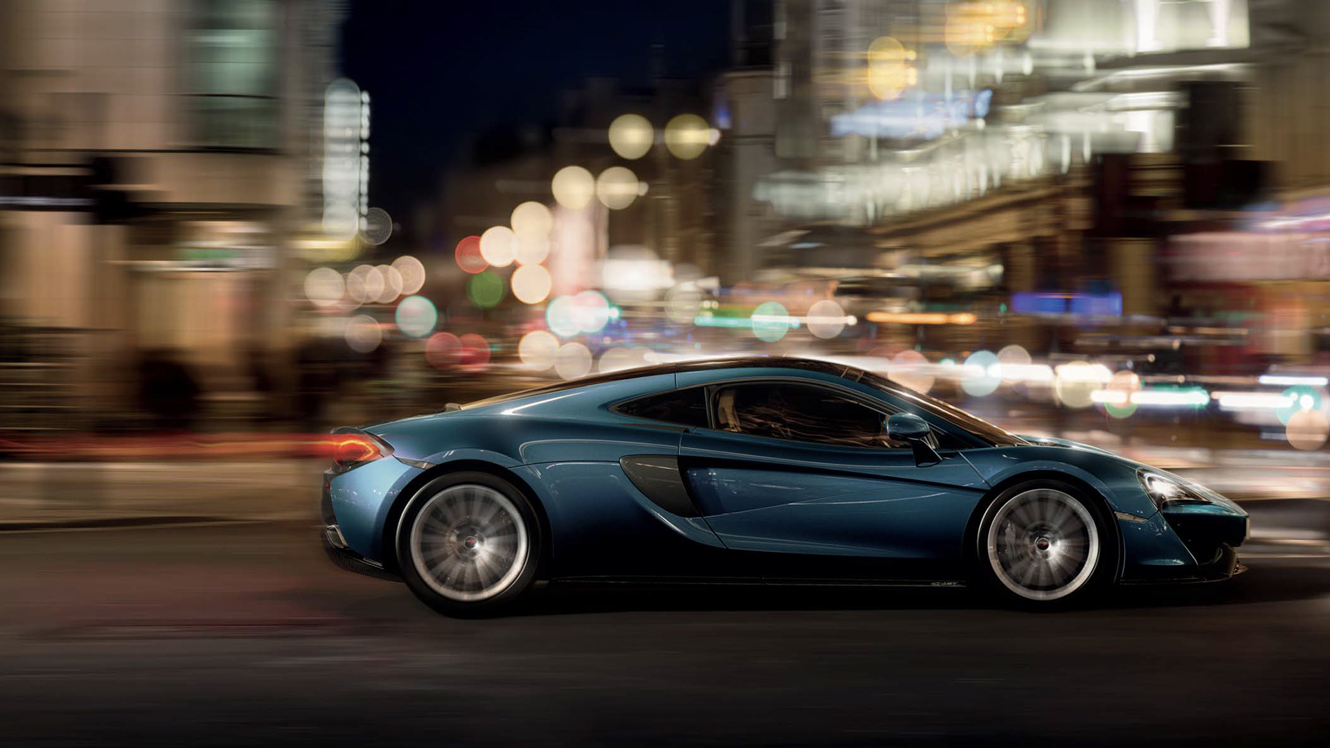 2016-mclaren-570gt-exterior-street-car-back-catalogue-1