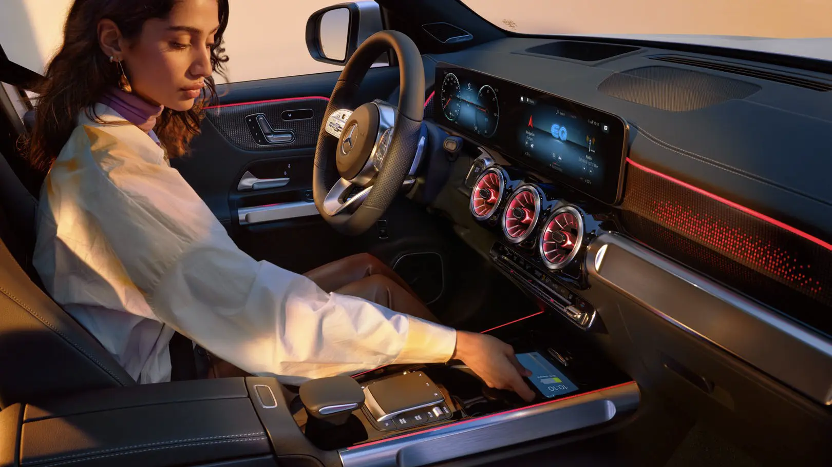 2022-mercedes-benz-eqb-suv-interior-1-car-back-catalogue