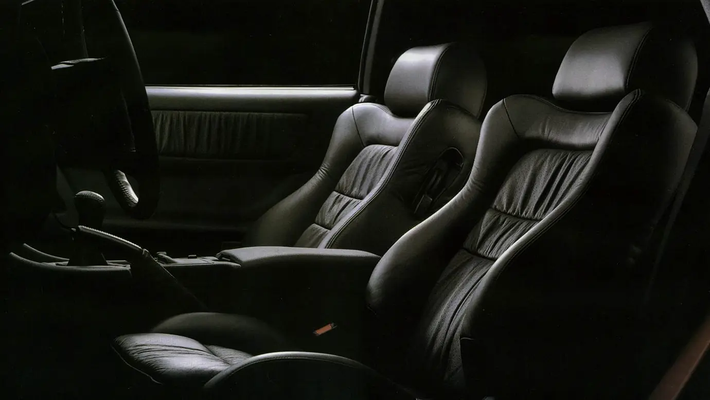 1994-mitsubishi-3000-gt-interior-2-car-back-catalogue