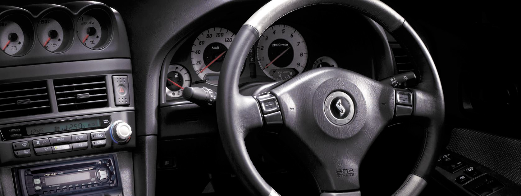 2000-nissan-skyline-gt-r-interior-detail-2-car-back-catalogue-1