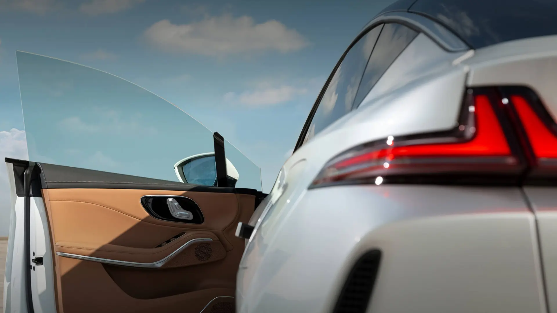 2026-rising-auto-r7-door-open-car-back-catalogue