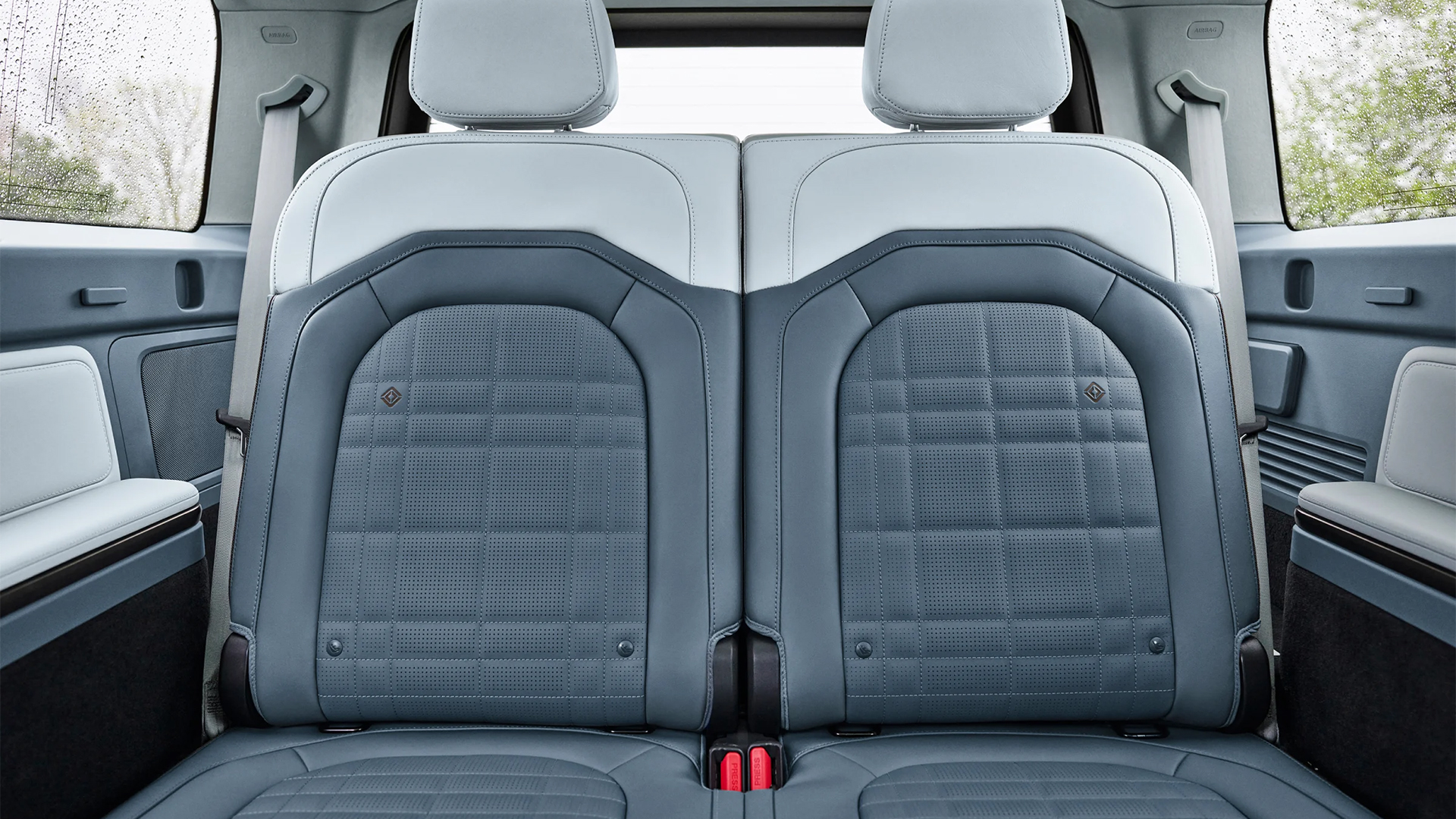 2025-rivian-r1s-seats-5-car-back-catalogue-1