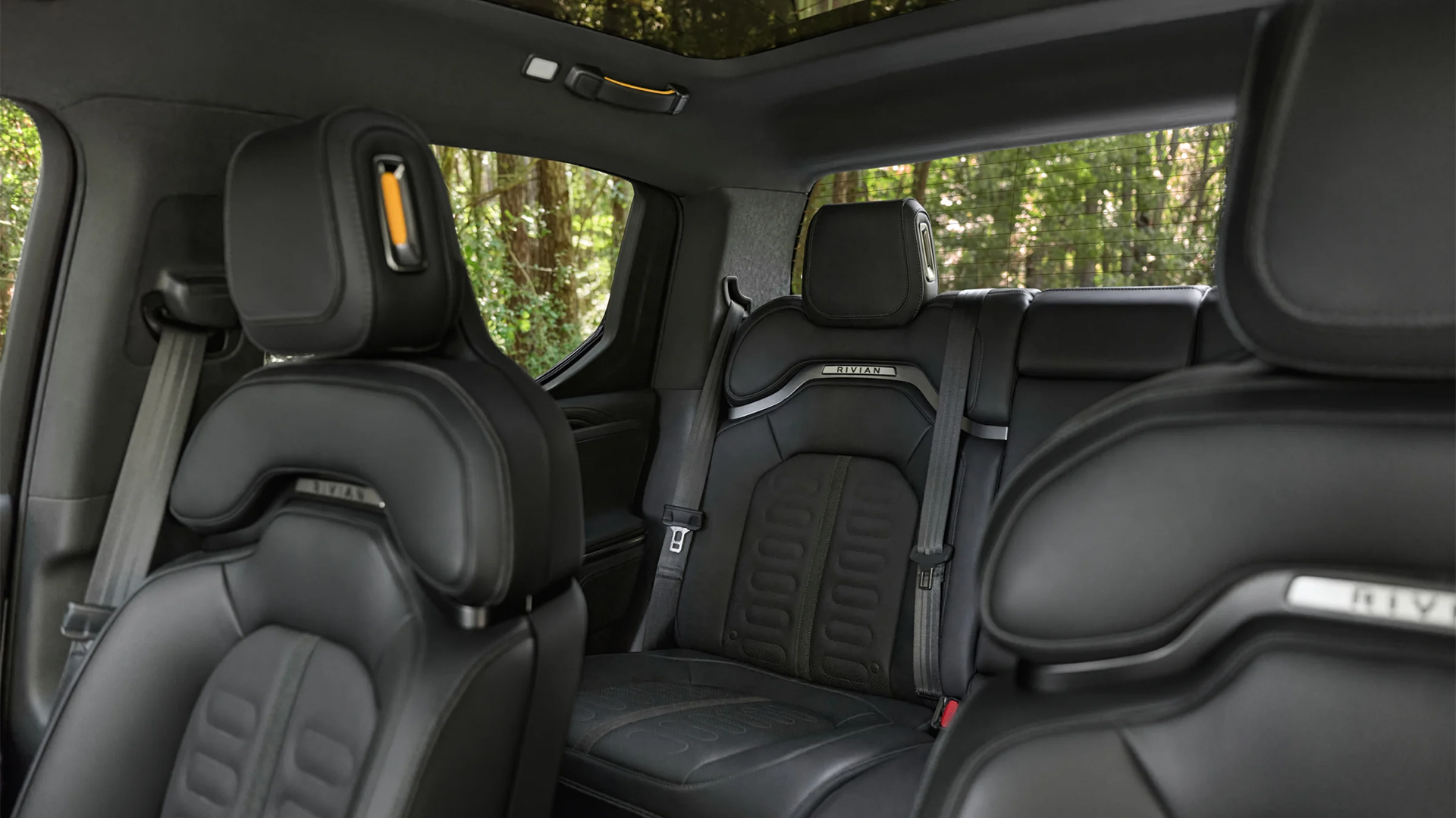 2025-rivian-r1t-seats-2-car-back-catalogue-1