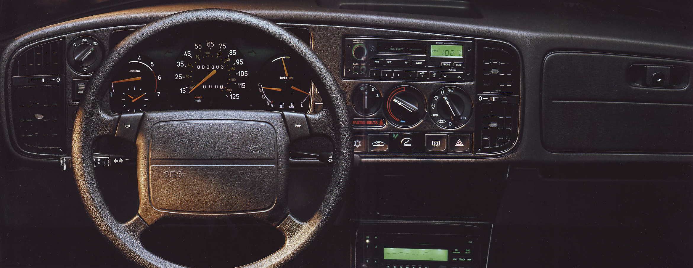 1992-saab-900-turbo-brochure-dashboard-car-back-catalogue-1