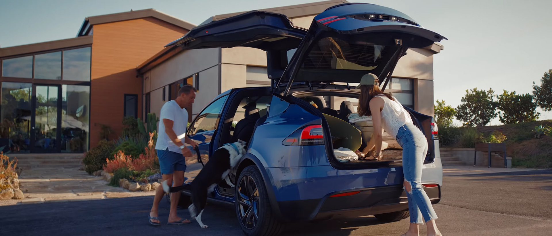 2025-tesla-model-x-lifestyle-car-back-catalogue