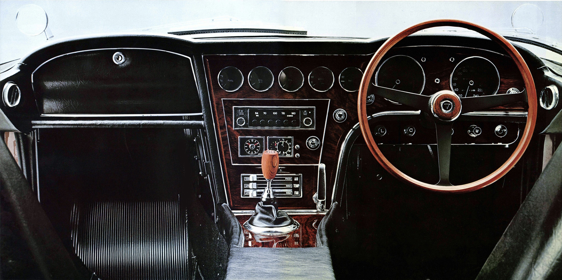 1969-toyota-2000-gt-interior-car-back-catalogue