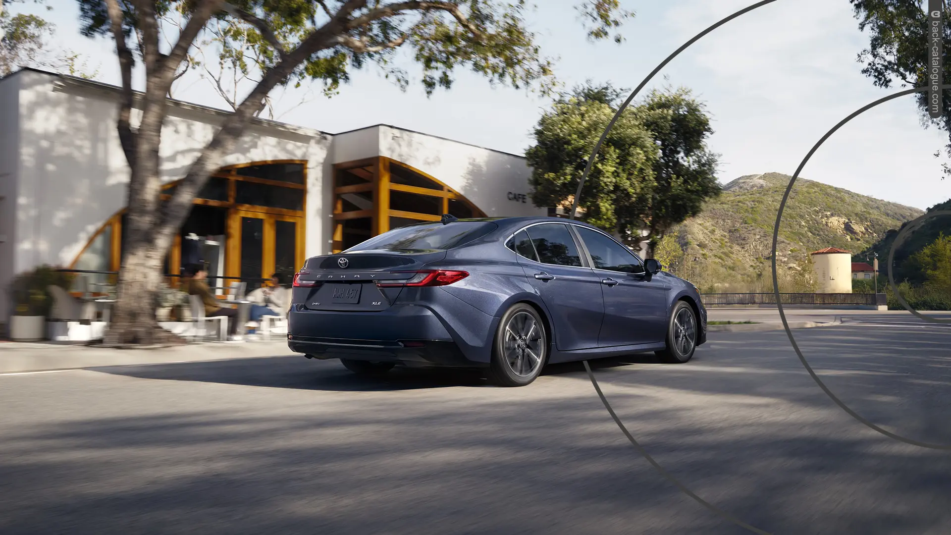 2026-toyota-camry-xle-rear-qtr-car-back-catalogue