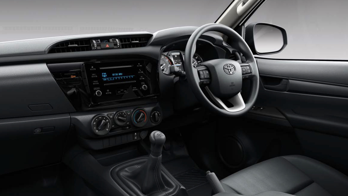 2020-toyota-hilux-active-grade-interior-car-back-catalogue-1